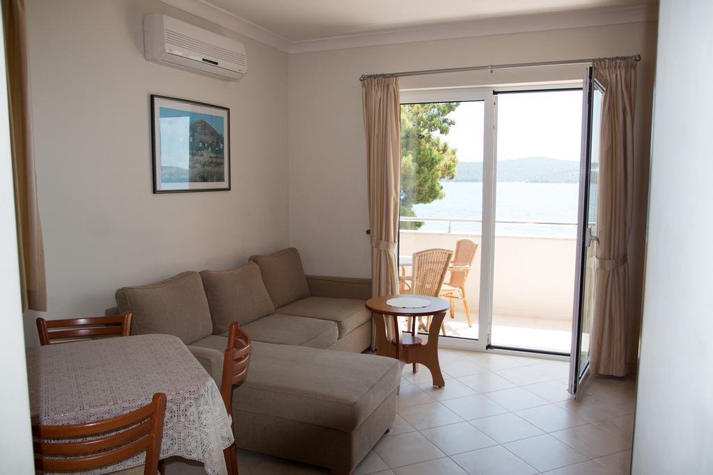 Villa Koala Apartments Zaboric Exteriör bild